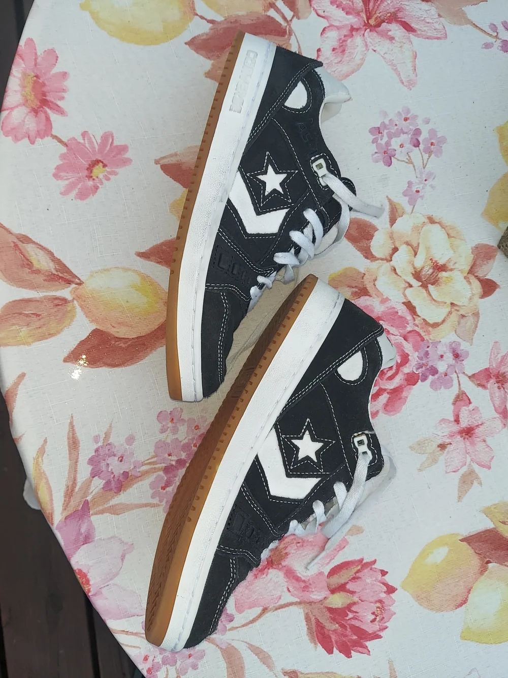 Converse Womans Black and White Star Retro Sneakers